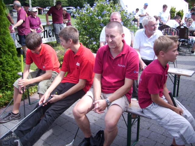 dm_2009_warten_auf_die_siegerehrung.jpg